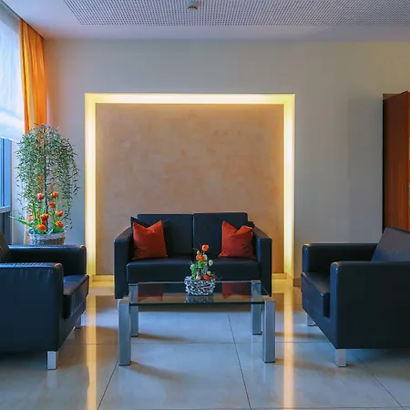 库茨酒店-餐厅 4* 皮尔马森斯