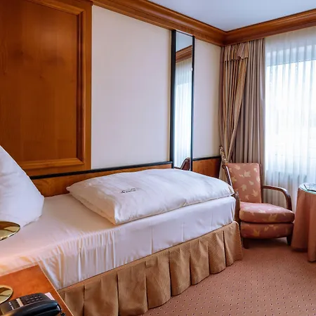 库茨酒店-餐厅 皮尔马森斯